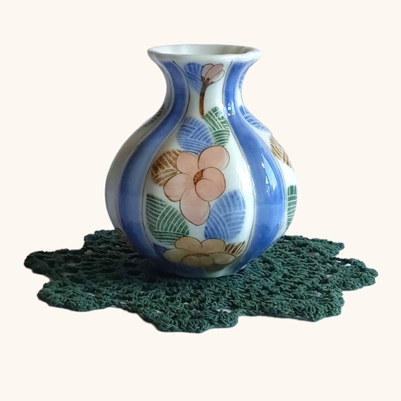 Vintage Handpainted Ceramic Vase Made in Thailand with Floral Print - Picture 1 of 10